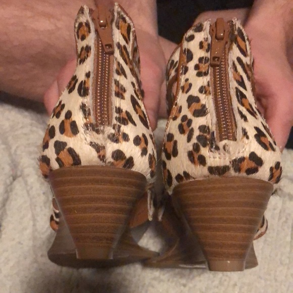 INC low edge t-strap sandal size 6.5 - Picture 4 of 6